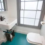 Stag & Hen Retreat - Walk To Nightlife - Sleeps 16