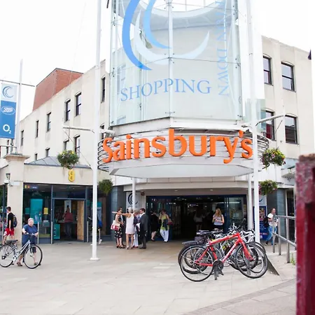 Milestone Celebration House! Sleeps 16 Max 3 Bathrooms Walk To Nightlife Weekends Only