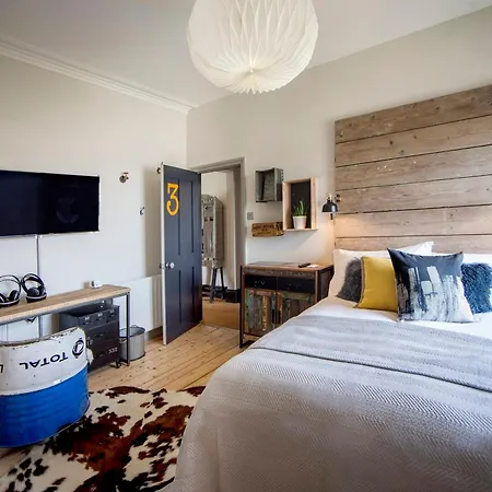 Holiday home Higgihaus 7 Bed Sleeps Up To 18 Big Groups Location *