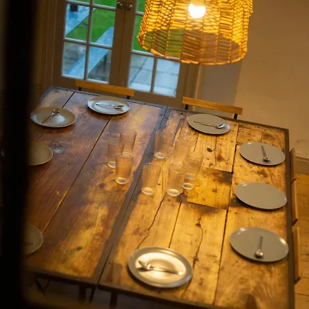 Stag & Hen Retreat - Walk To Nightlife - Sleeps 16