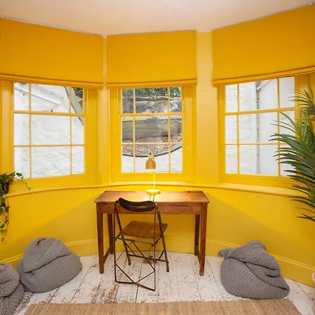 Milestone Celebration House! Sleeps 16 Max 3 Bathrooms Walk To Nightlife Weekends Only 펜션 브리스틀