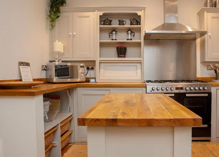 Stag & Hen Retreat - Walk To Nightlife - Sleeps 16 Бристоль