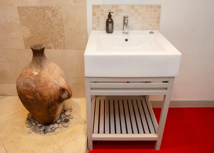 Stag & Hen Retreat - Walk To Nightlife - Sleeps 16 Бристоль