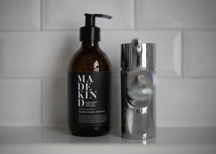 Будинок відпочинку Stag & Hen Retreat - Walk To Nightlife - Sleeps 16