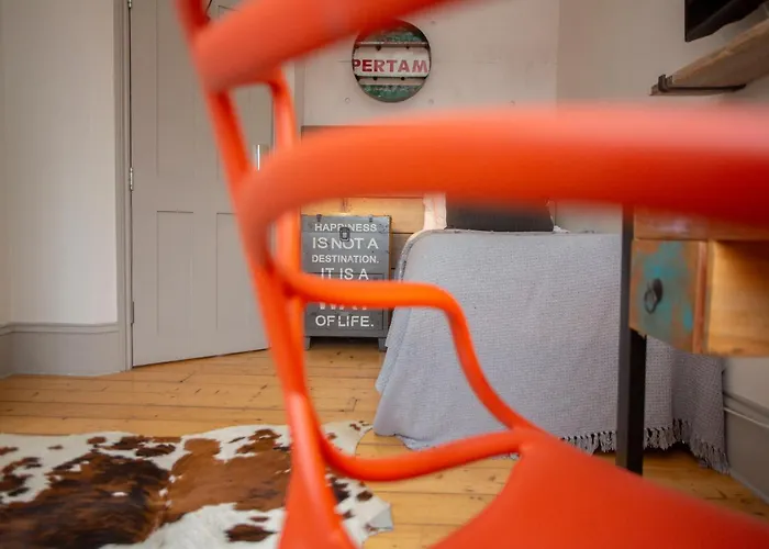 Stag & Hen Retreat - Walk To Nightlife - Sleeps 16 Будинок відпочинку *