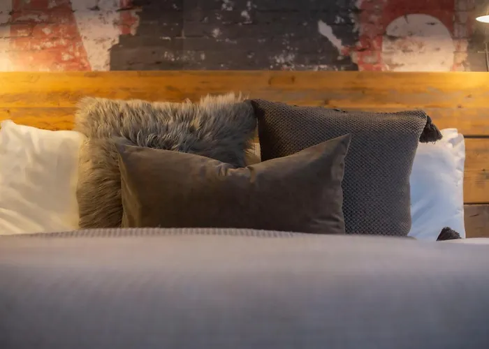 Будинок відпочинку Stag & Hen Retreat - Walk To Nightlife - Sleeps 16