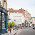 Stag & Hen Retreat - Walk To Nightlife - Sleeps 16 Bristol