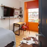 Stag & Hen Retreat - Walk To Nightlife - Sleeps 16 *