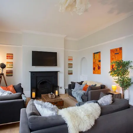 Nyaraló Stag & Hen Retreat - Walk To Nightlife - Sleeps 16 Bristol