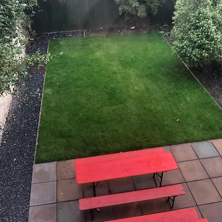 Semesterbostad Milestone Celebration House! Sleeps 16 Max 3 Bathrooms Walk To Nightlife Weekends Only Bristol