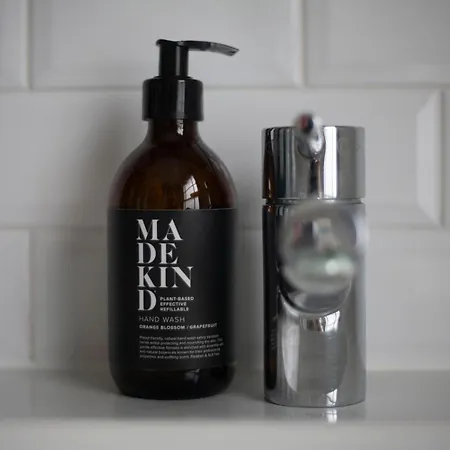 Сasa de vacaciones Milestone Celebration House! Sleeps 16 Max 3 Bathrooms Walk To Nightlife Weekends Only